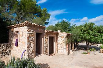 Finca Casa Alba: Außenbad und Grillhaus
