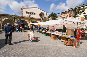 Finca Es Moli d'en Llull: Wochenmarkt in Sant Llorenc