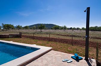 Finca S'Estador: Thermodusche am Pool