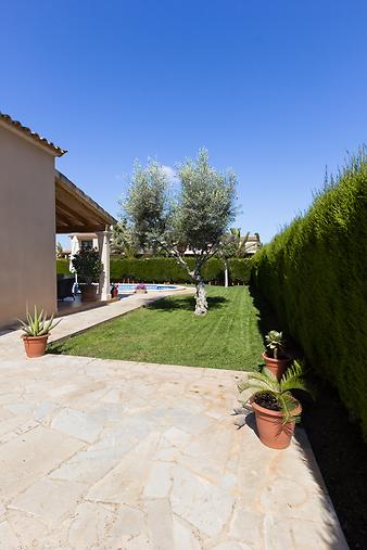 Ferienhaus Rosalia: Ferienhaus Sa Coma - Garten