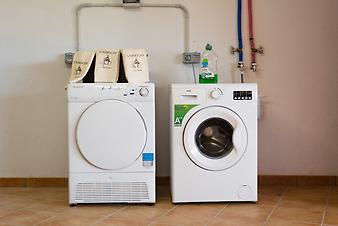 Finca S'Arbocar: Waschmaschine und Trockner