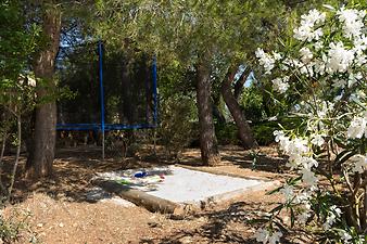 Finca Son Cifre Nou: Sandkasten und Trampolin