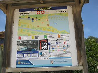a b: Strand Cala Mandia
