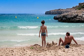 a b: Cala d'en Marcal