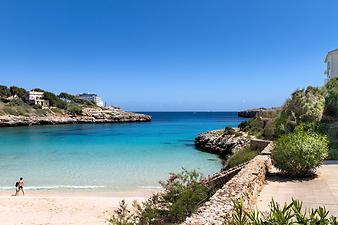 a b: Cala d'en Marcal