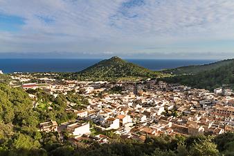 a b: Castell de Capdepera 