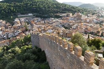 a b: Castell de Capdepera 