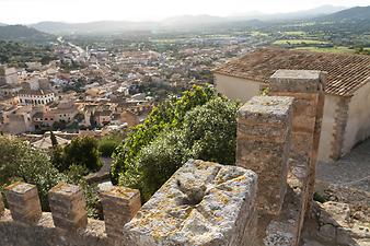 a b: Castell de Capdepera 