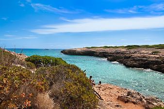 a b: Strand Es Caló des Moro