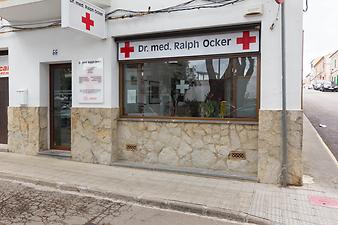 a b: 135 Dr. Ralf Ocker, Artà