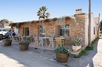 a b: Restaurant Can Miraet