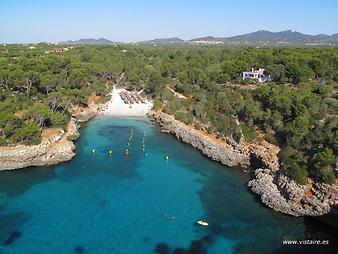 a b: Strand Cala sa Nau