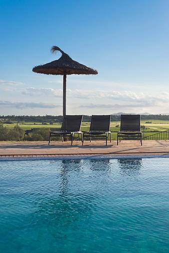 Finca Sa Franquesa Vella: Am Pool der Finca