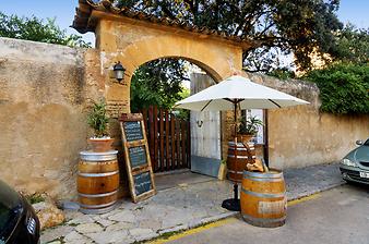 a b: 173 Restaurant Can Oms (Petra)