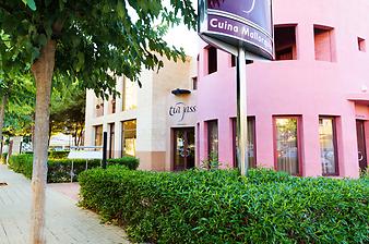 a b: 375 Restaurant Tia Jass