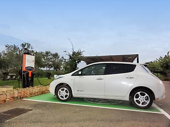 Ladestation 50 KW Dia del Sol Schnellladestation Golf son Gual: 312 Dia del Sol Ladestation Golf son Gual