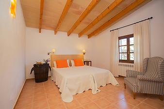 Finca Es Pla de Llodra: Schlafzimmer der Ferienwohnung