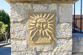 Finca Can Parpal: Eingangstor mit Sonnenschild
