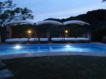 Finca Son Torrat: Pool am Abend