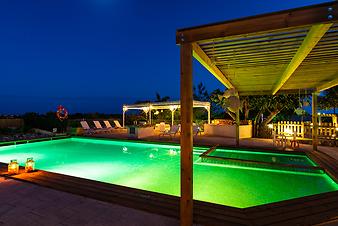 Finca Sa Gruta Vella: Pool bei Nacht