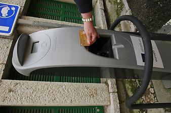 a b: Ladestation-Arta_I.JPG