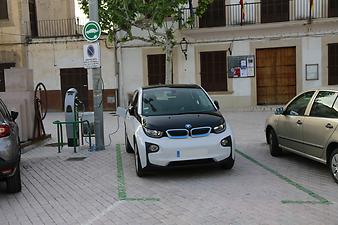 a b: Ladestation-Vilafranca.jpg