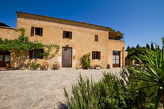 Finca S' Hort de sa Begura: Die Südfassade der Finca S'Hort de sa Begura