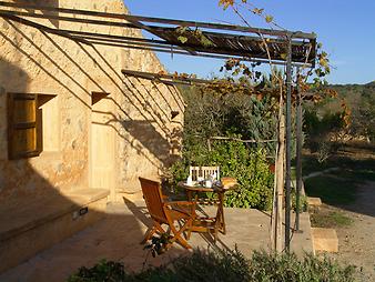 Finca S' Hort de sa Begura: S'Hort de sa Begura - Terrasse der Ferienwohnung Sa Boal