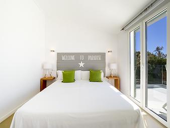 Ferienhaus Ca Na Cati: Schlafzimmer mit Balkon zum Meer