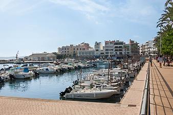 Finca Son Sard d'es Padri: Yachthafen Cala Bona