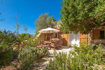 Finca Sa Gruta Vella: Terrasse vor dem Haus