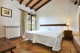 Finca Can Casta: Schlafzimmer