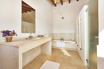 Finca Can Casta: Badezimmer ensuite