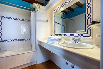 Finca Els Marsals: Bad ensuite zu Schlafzimmer Nr. 1