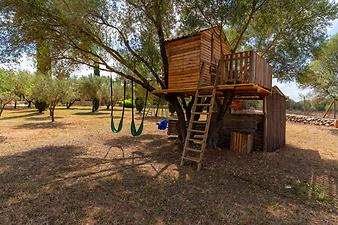 Finca Can Prim: Baumhaus im Garten