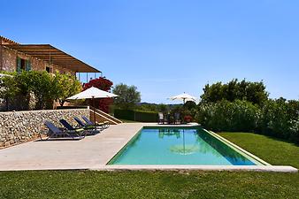 Finca Infern: Pool der Finca