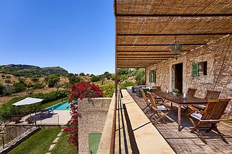 Finca Infern: überdachte Terrasse