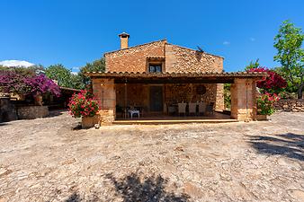 Finca Ses Cases de son Duri: überdachte Terrasse der Finca