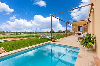 Finca Ses Figueretes: Pool und Terrasse