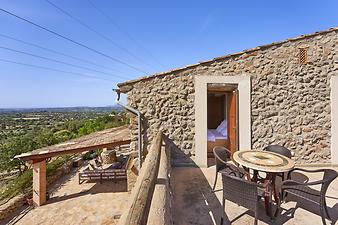 Finca S'Esquerda: Terrasse mit Türen