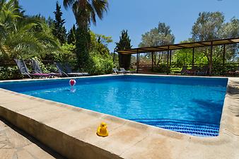 Finca Son Cifre Nou: moderne und bequeme Poolliegen und Sonnenschirme