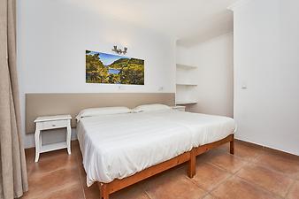 Finca Can Fena: Schlafzimmer 3 hinter der Küche