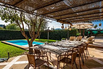 Finca Villa Es Collet de Manacor: überdachte Terrasse