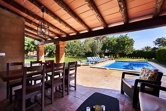 Finca Can Moleta: Blick auf den Pool