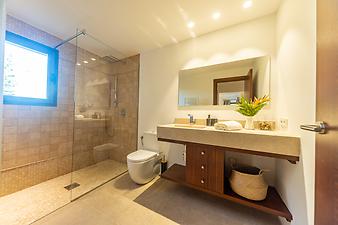 Finca Es Mirador de Vernissa: Habitació principal banyo en suite 2.jpg