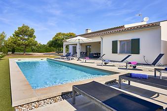 Finca Can Llorenc: Pool 