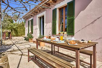 Finca Can Pamboli: Pergola mit Weintrauben