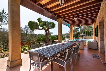 Finca Son March: Überdachte Terrasse