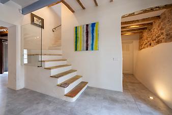 Finca Can Caragol: Treppe zum Obergeschoss