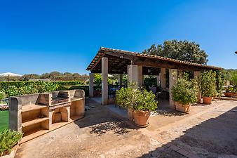 Finca Son Galileu: Porche und Grill